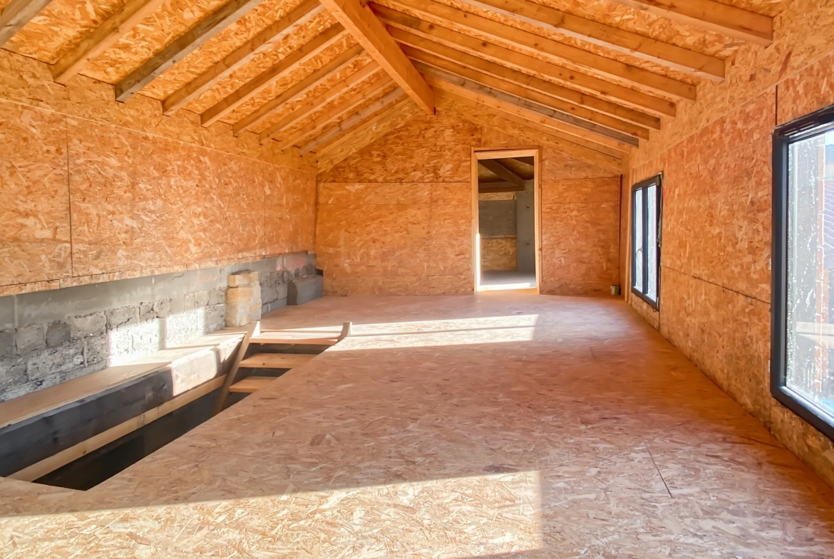 Maison lumineuse de 235 m² avec grand terrain et piscine à Lacaze 
