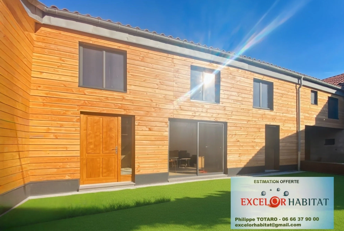Maison lumineuse de 235 m² avec grand terrain et piscine à Lacaze 