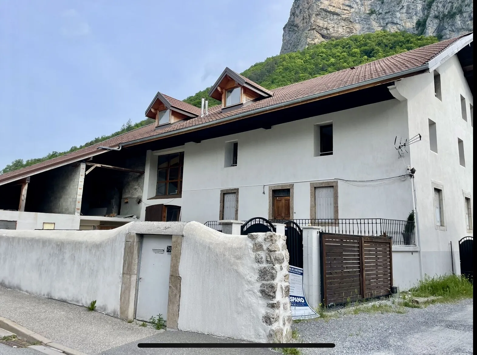 Appartement à aménager avec deux niveaux à Faverges - Opportunité rare 