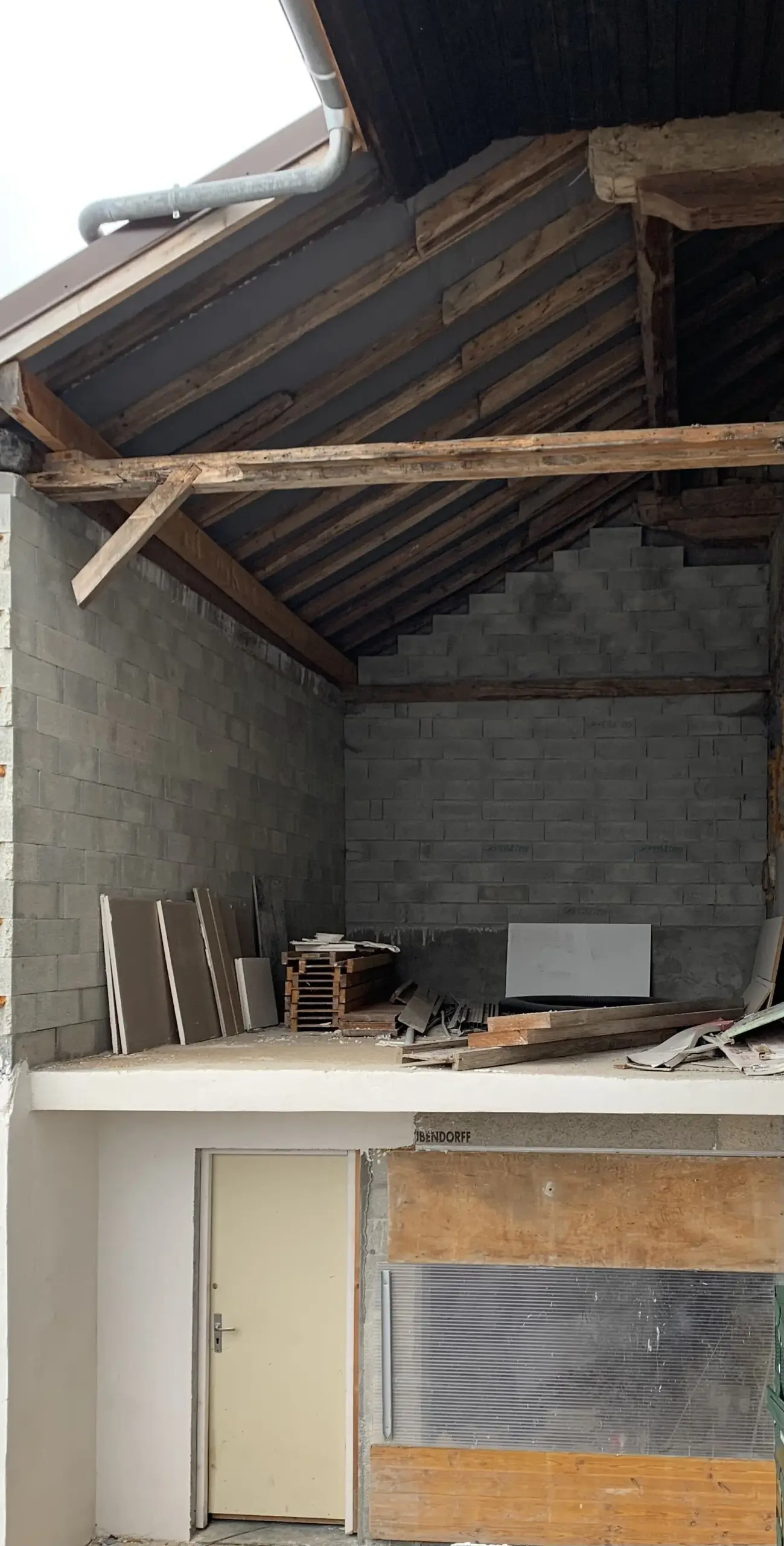 Appartement à aménager avec deux niveaux à Faverges - Opportunité rare 