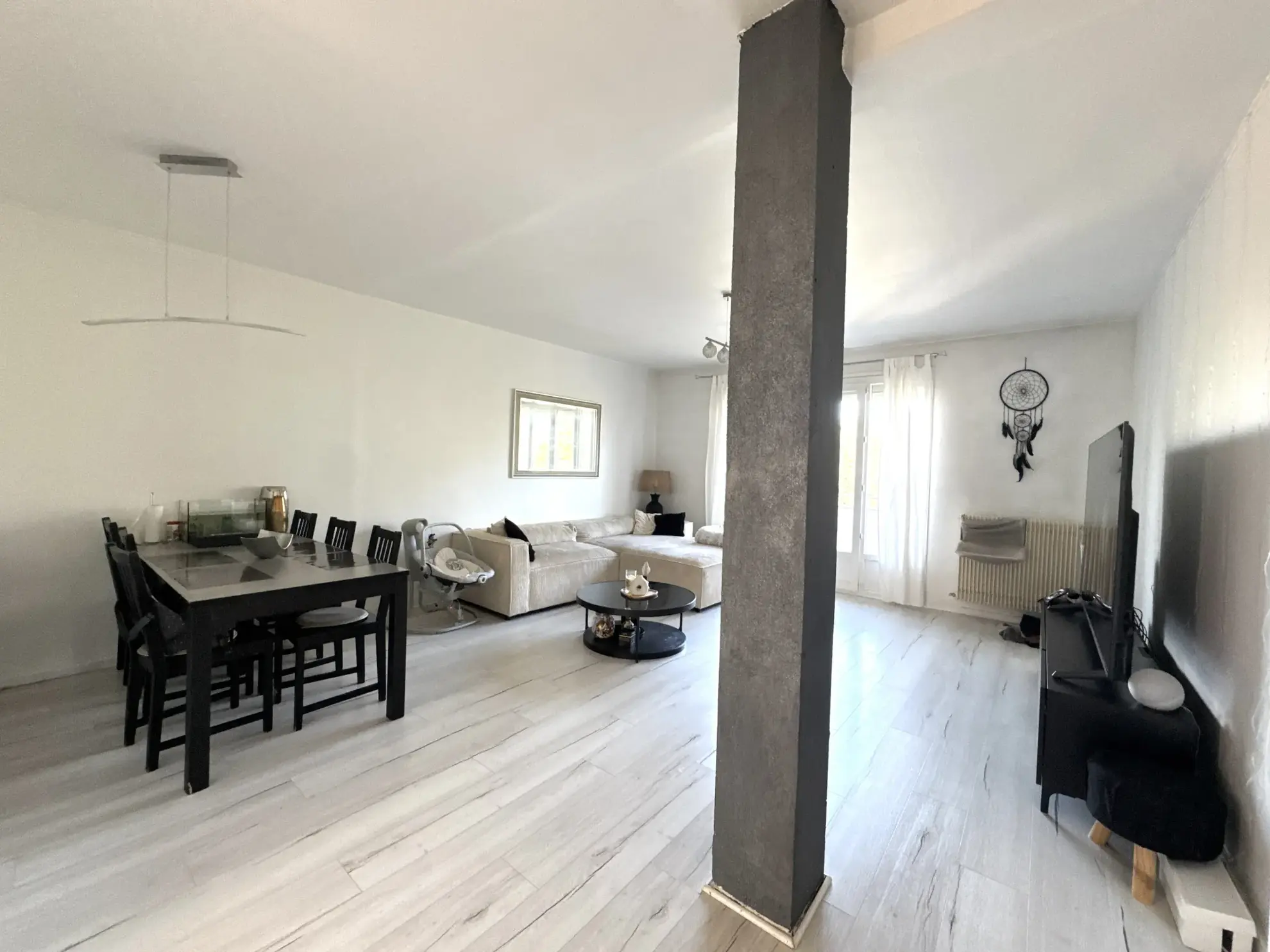 Appartement F3 avec balcon, cave et parking collectif à Saint-Étienne 