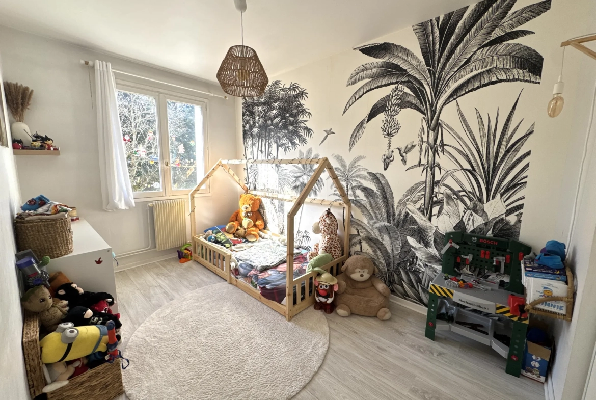 Appartement F3 avec balcon, cave et parking collectif à Saint-Étienne 