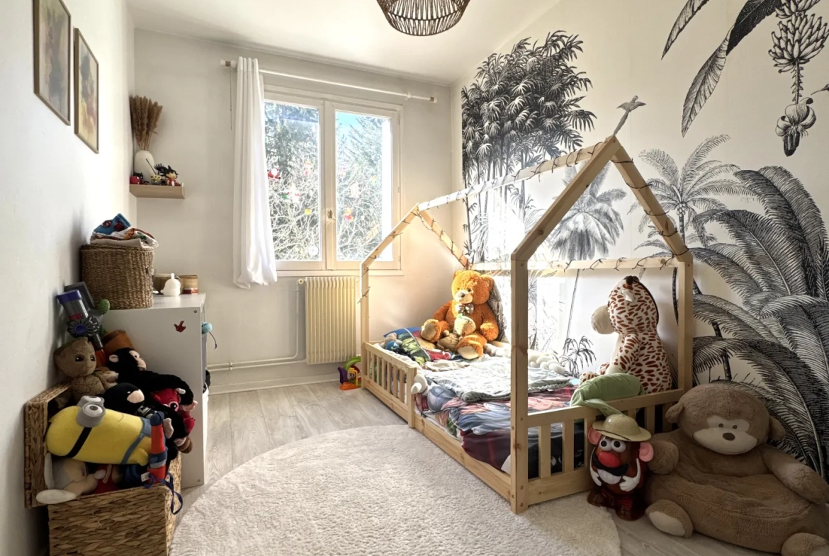 Appartement F3 avec balcon, cave et parking collectif à Saint-Étienne 