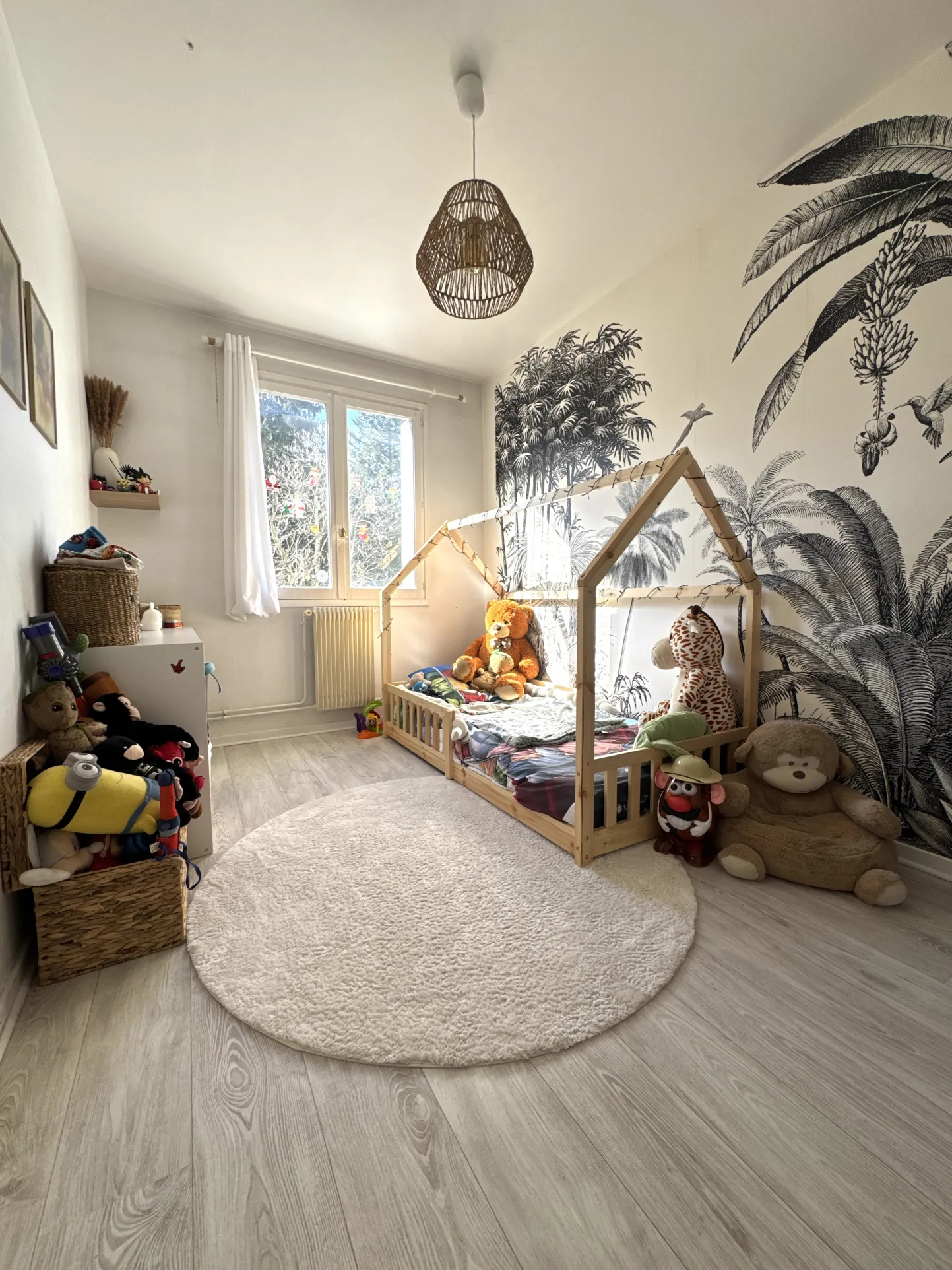 Appartement F3 avec balcon, cave et parking collectif à Saint-Étienne 
