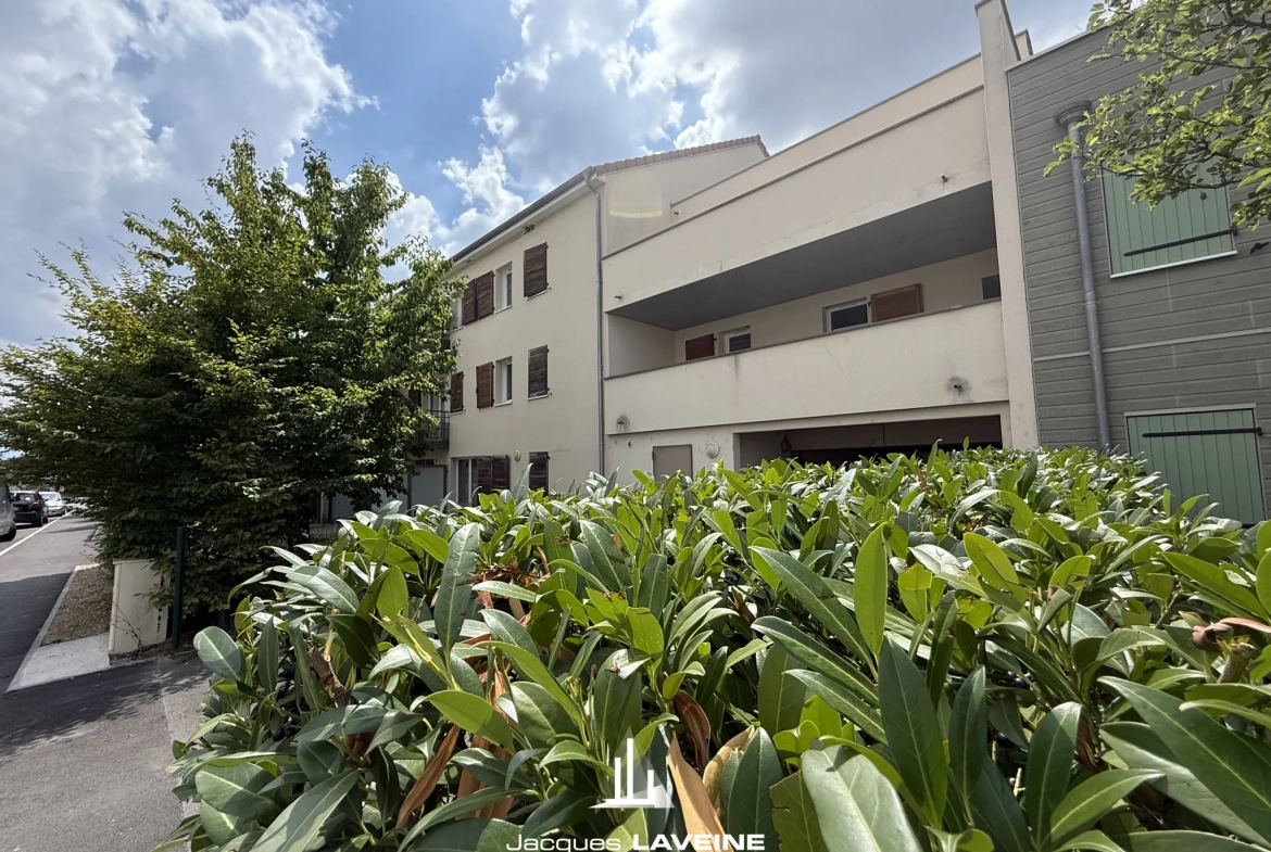 Appartement 3 pièces avec terrasse, garage à Woippy proche commodités 