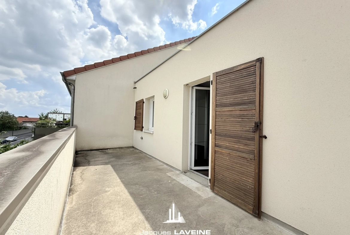 Appartement 3 pièces avec terrasse, garage à Woippy proche commodités 