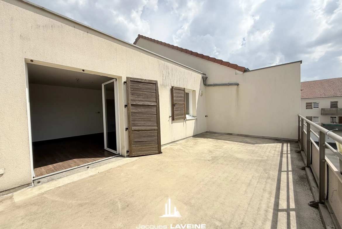 Appartement 3 pièces avec terrasse, garage à Woippy proche commodités 