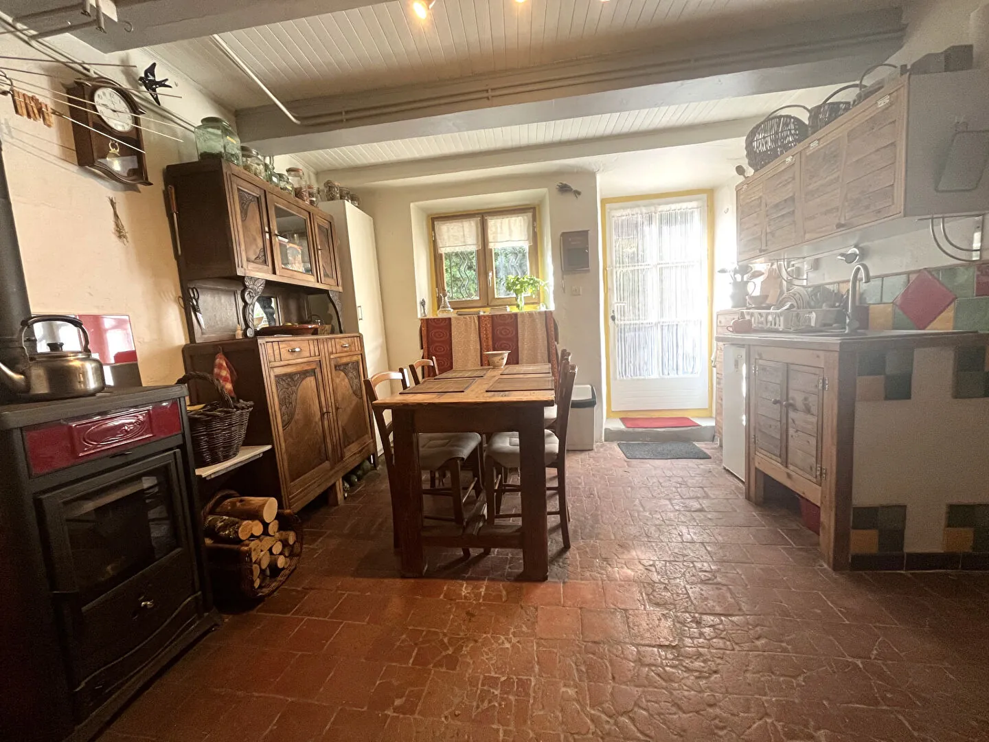 Charmante maison en pierre autonome avec jardin à Saint Pierre d'Argencon 