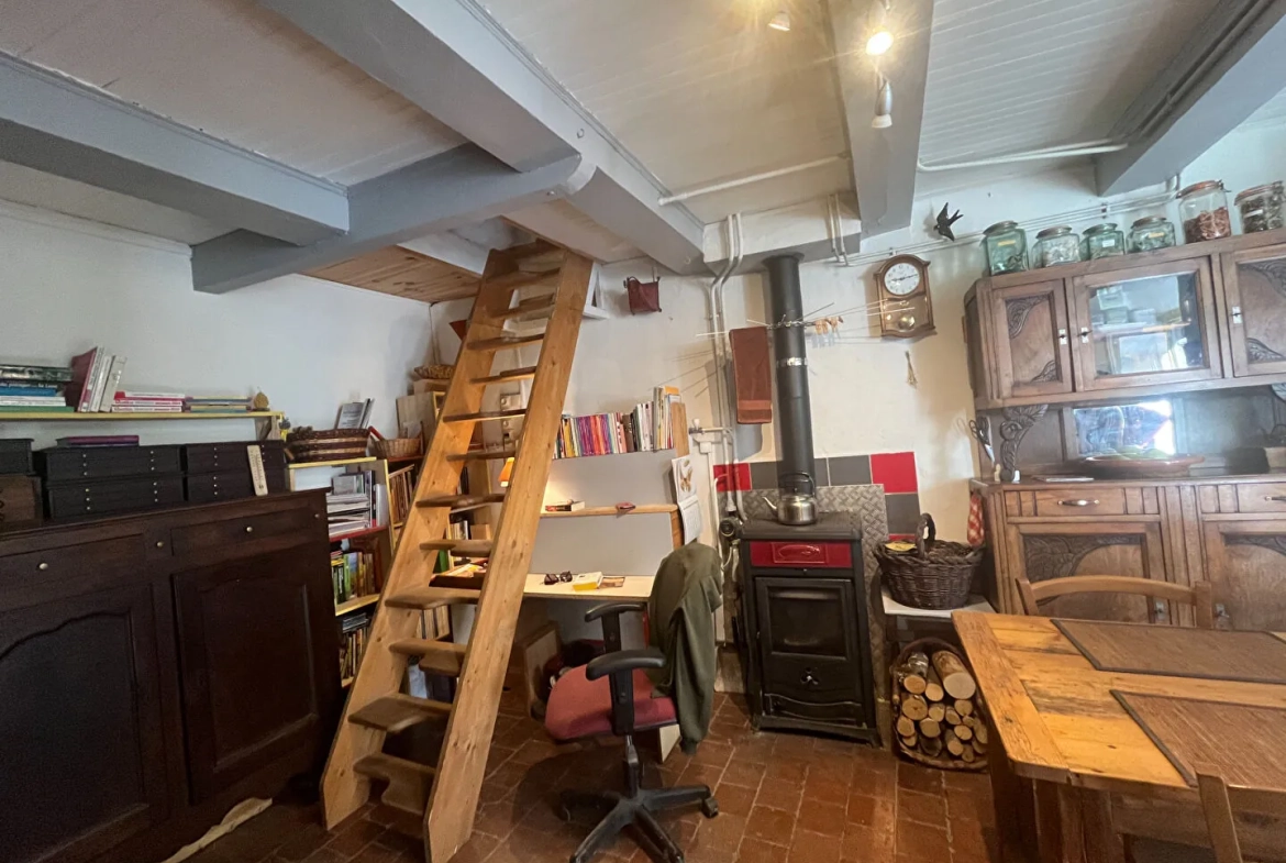 Charmante maison en pierre autonome avec jardin à Saint Pierre d'Argencon 