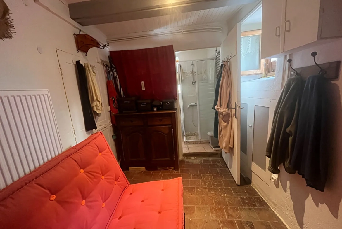 Charmante maison en pierre autonome avec jardin à Saint Pierre d'Argencon 