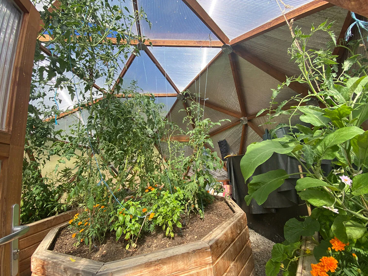 Charmante maison en pierre autonome avec jardin à Saint Pierre d'Argencon 