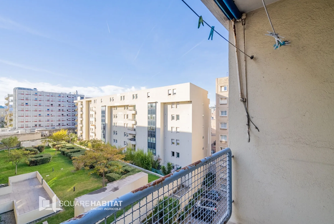 Appartement 2 pièces de 41m² à Marseille avec balcon, cave et parking idéal investissement 