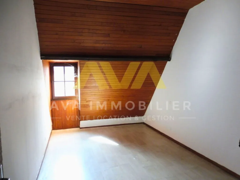 Investissement immobilier à Navarrenx avec immeuble de rapport et potentiel de valorisation 