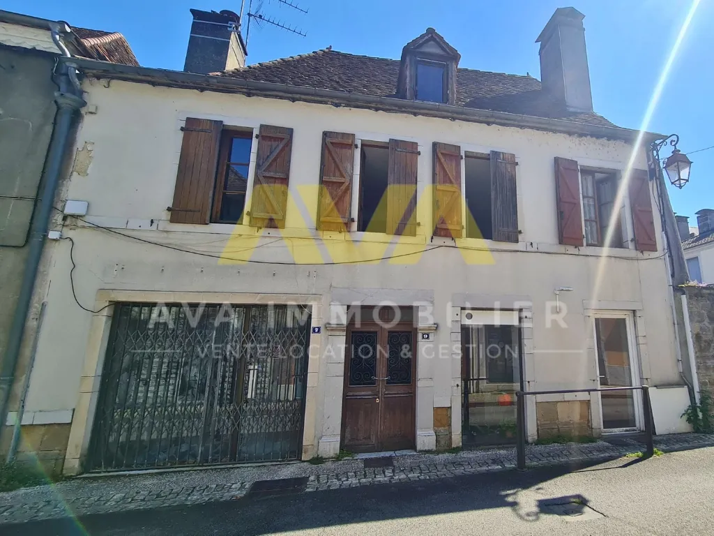 Investissement immobilier à Navarrenx avec immeuble de rapport et potentiel de valorisation 