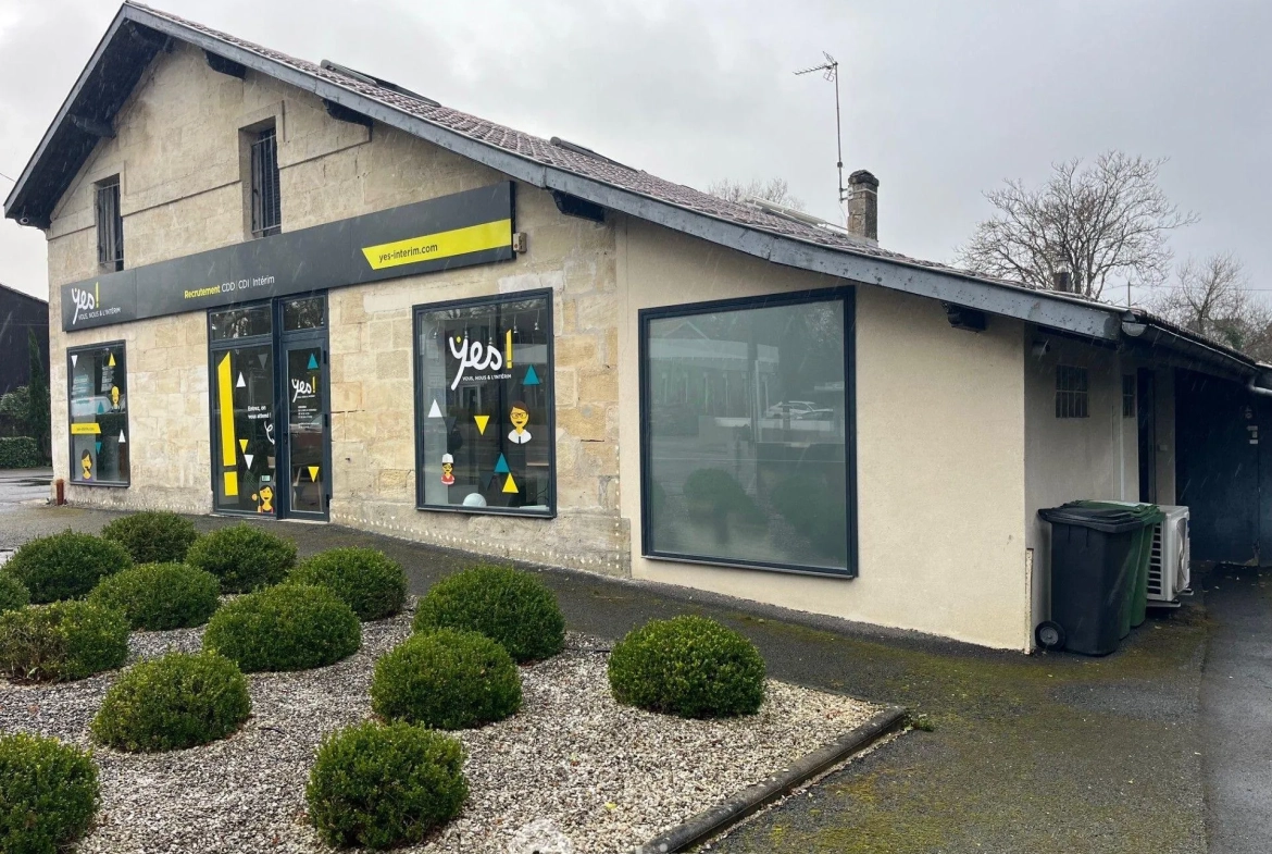 Local professionnel à louer de 28 m² à Eysines avec parking et visibilité optimale 
