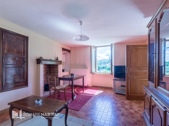 Maison à vendre à La Fare en Champsaur avec vue montagne, grand terrain et potentiel d'agrandissement