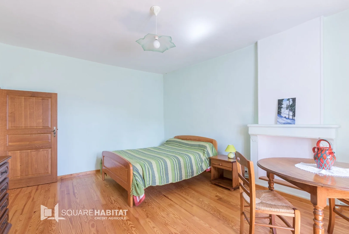 Maison à vendre à La Fare en Champsaur avec vue montagne, grand terrain et potentiel d'agrandissement 