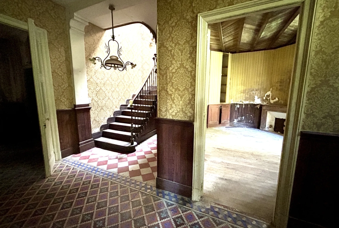 Magnifique maison de maître à rénover à Lapeyrouse Fossat - 260 m² avec terrain arboré 
