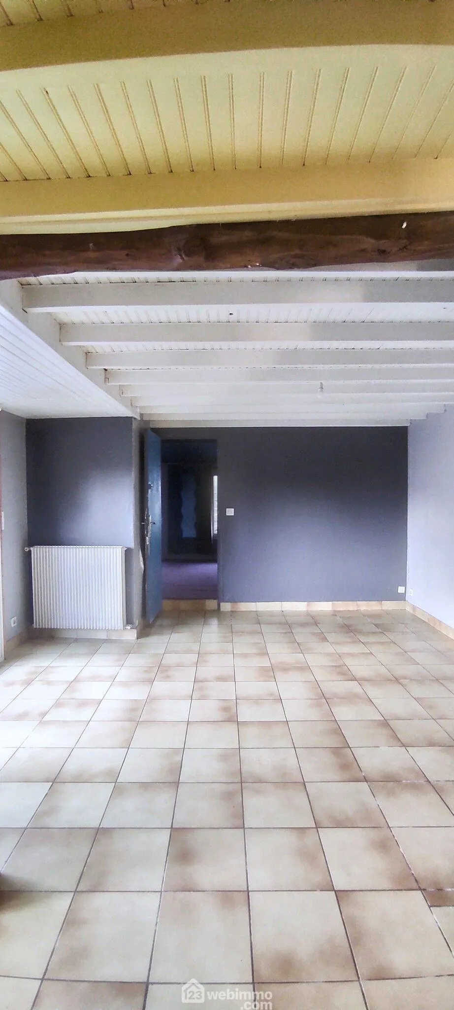 Maison à rafraîchir de 86 m² à Incarville avec 3 chambres et jardin clos 