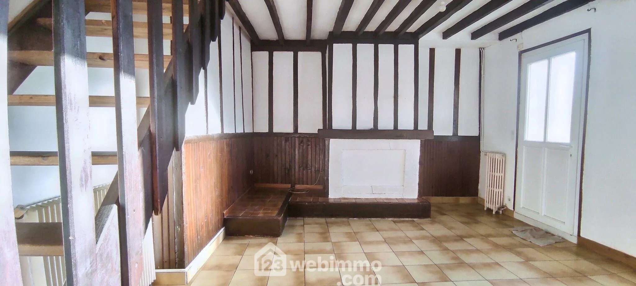 Maison à rafraîchir de 86 m² à Incarville avec 3 chambres et jardin clos 