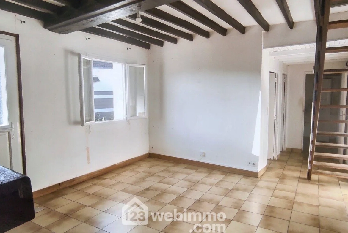 Maison à rafraîchir de 86 m² à Incarville avec 3 chambres et jardin clos 