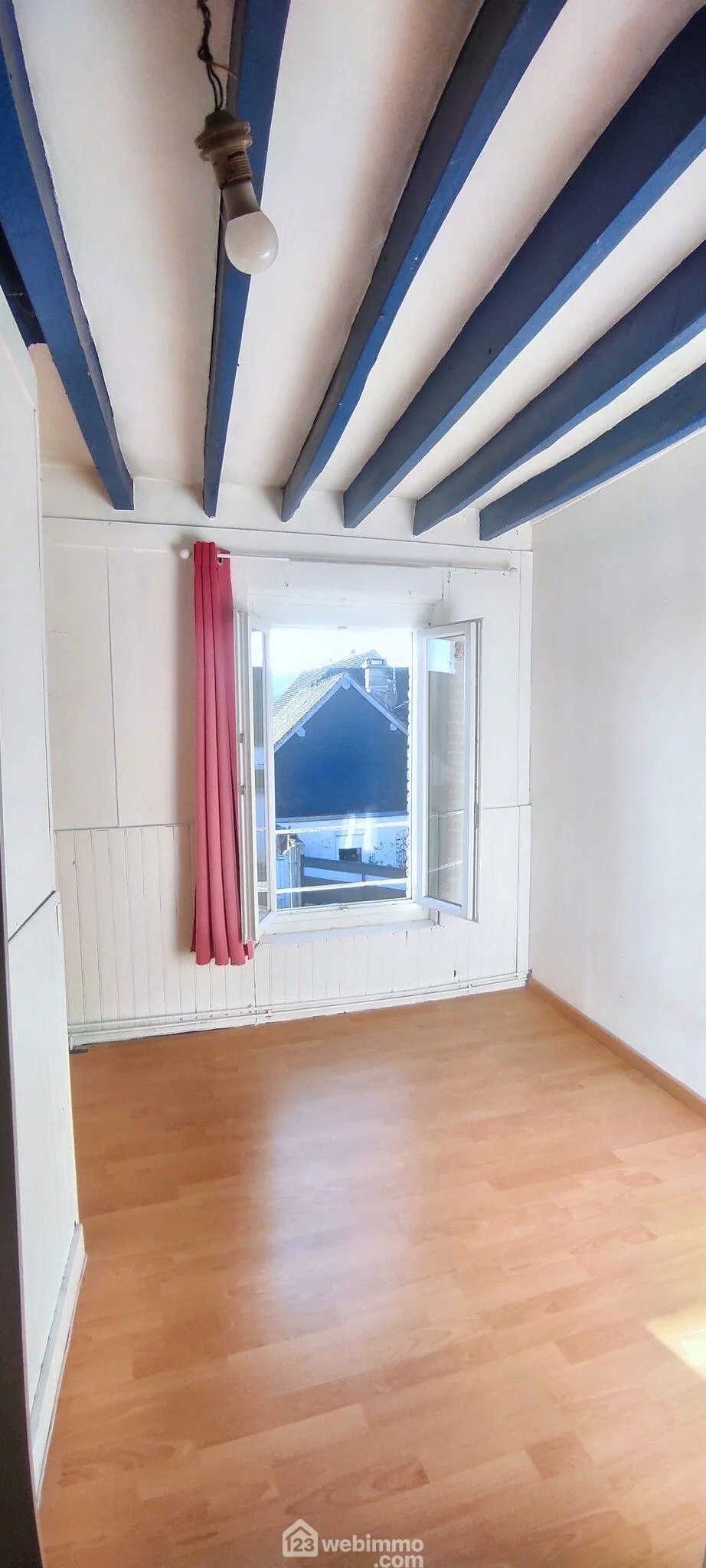 Maison à rafraîchir de 86 m² à Incarville avec 3 chambres et jardin clos 