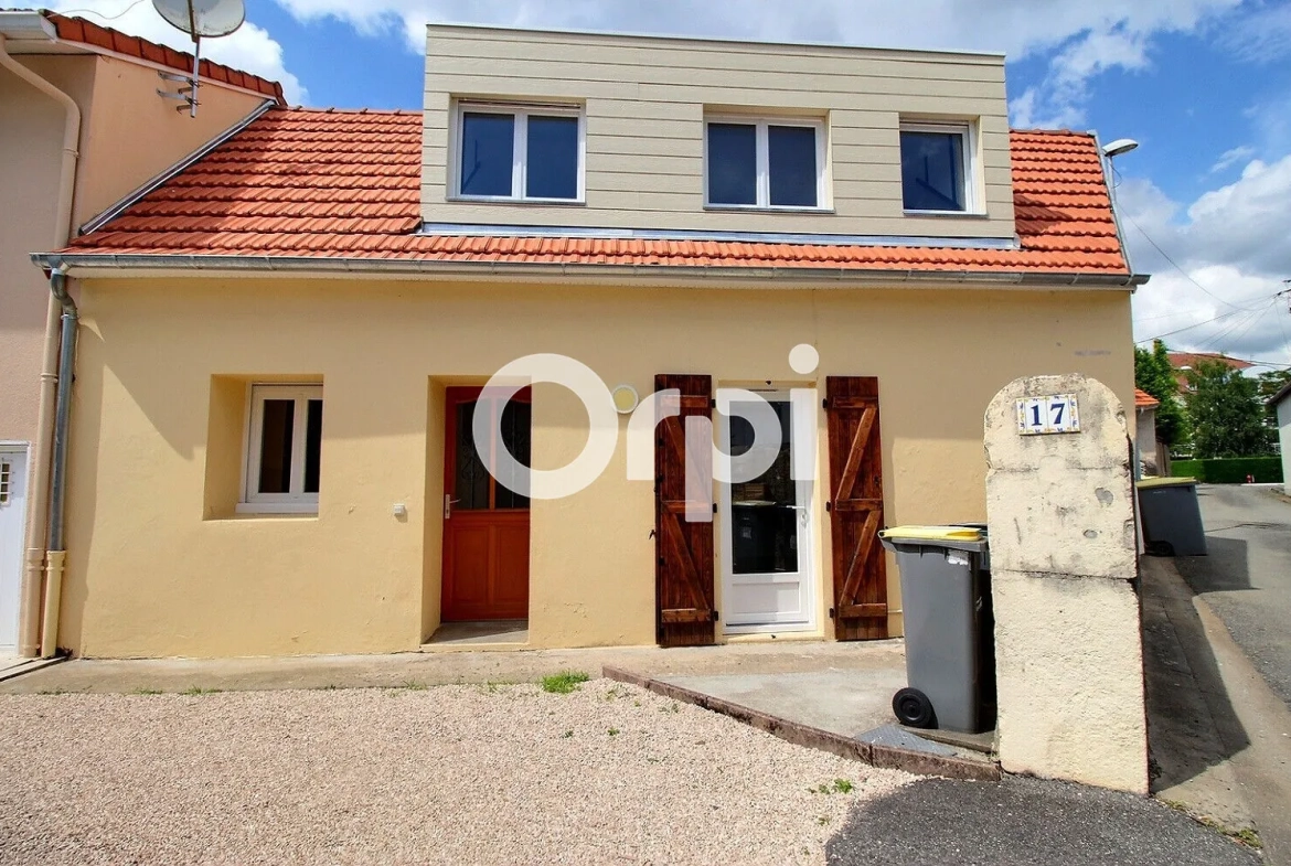 Maison de ville rénovée à Bizanos de 75 m² avec terrasse orientée plein sud 