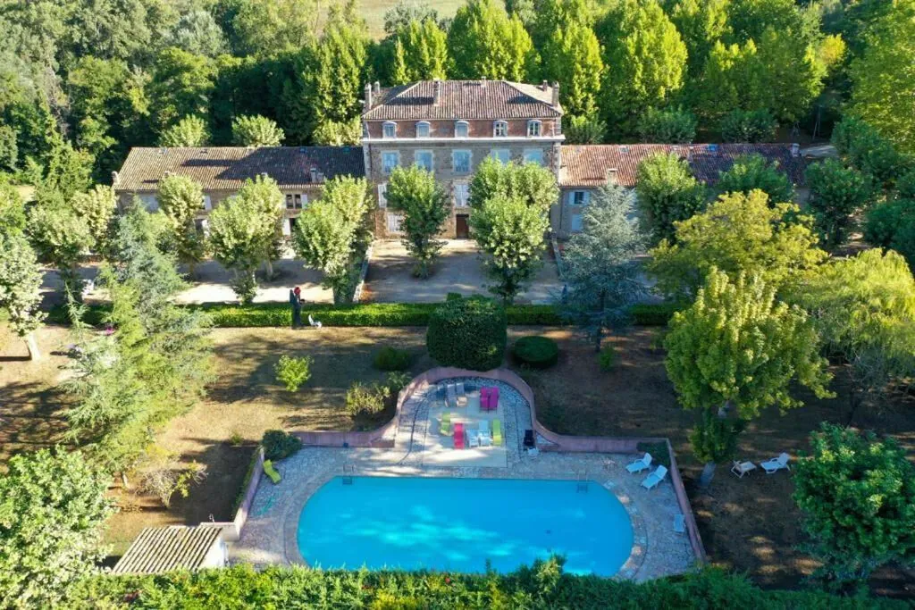 Appartement 40 m² avec piscine et terrasse à Rustrel dans le Luberon 