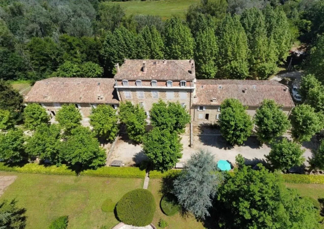 Appartement 40 m² avec piscine et terrasse à Rustrel dans le Luberon 