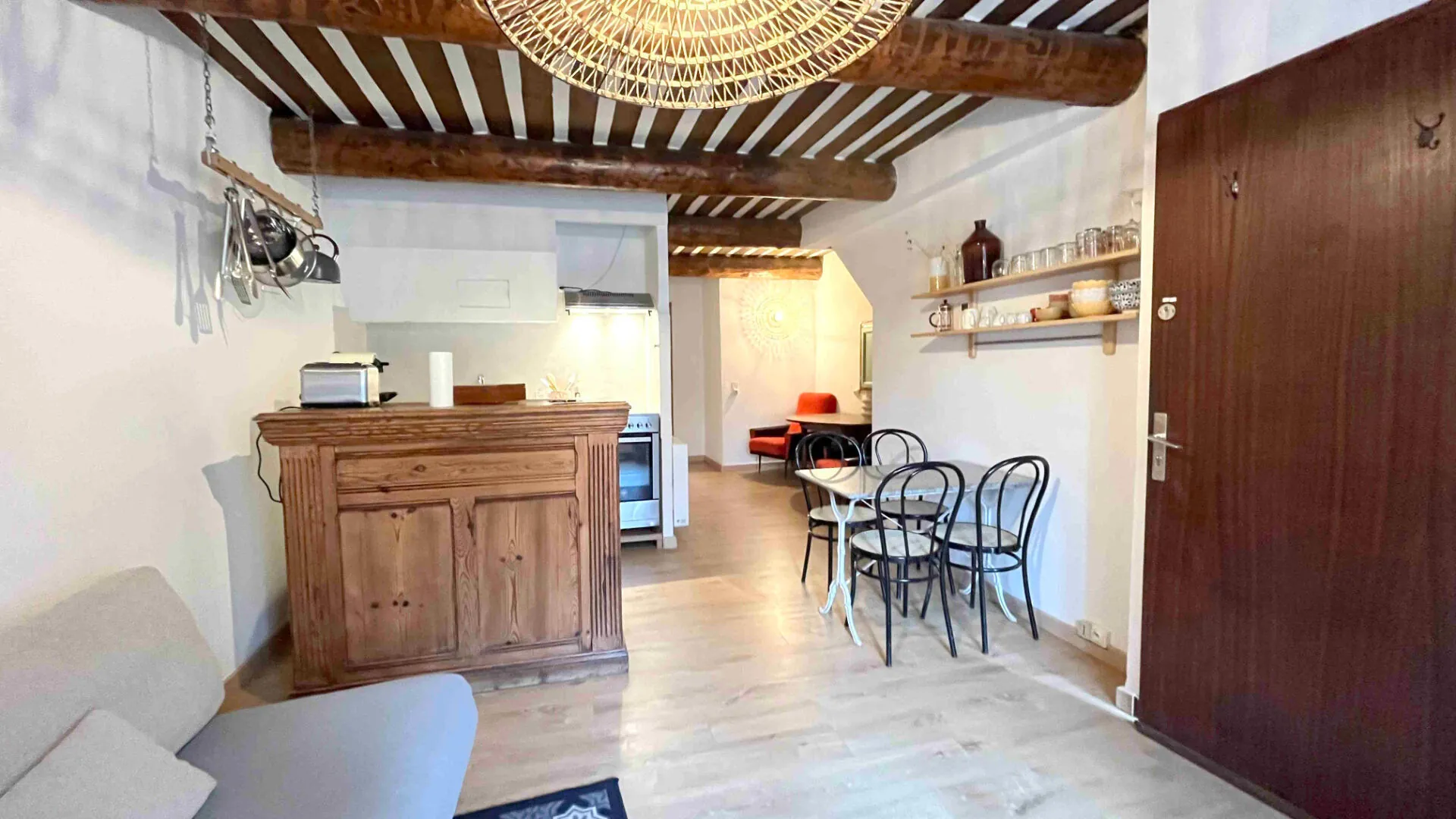 Appartement 40 m² avec piscine et terrasse à Rustrel dans le Luberon 
