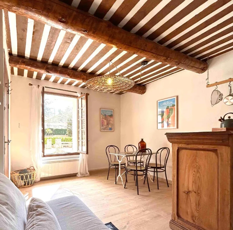 Appartement 40 m² avec piscine et terrasse à Rustrel dans le Luberon 