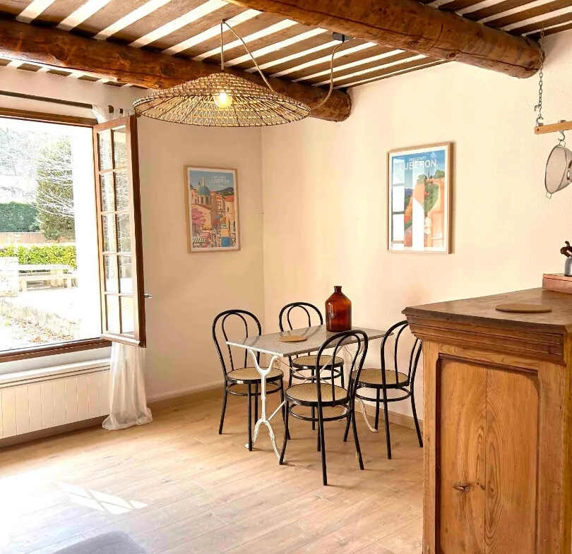 Appartement 40 m² avec piscine et terrasse à Rustrel dans le Luberon 