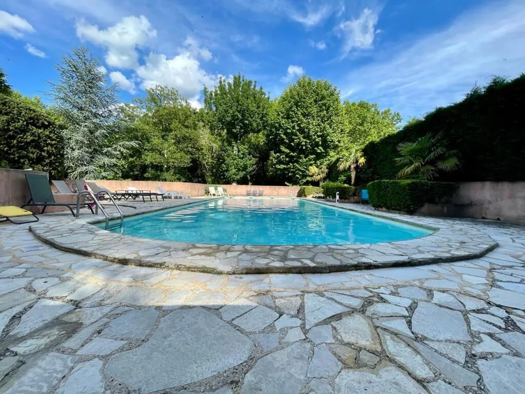 Appartement 40 m² avec piscine et terrasse à Rustrel dans le Luberon 