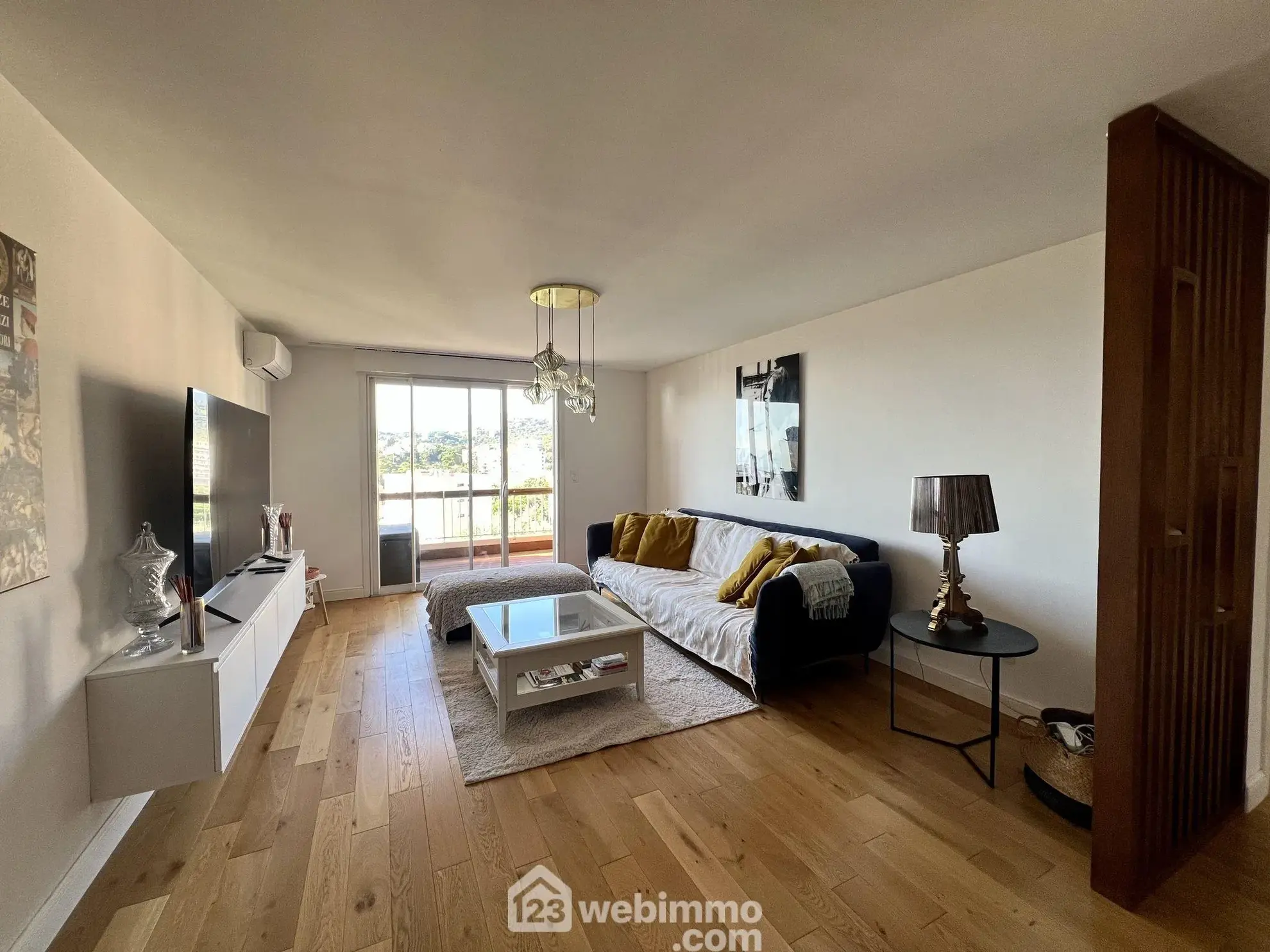 Appartement T3 rénové de 73 m² avec terrasse et Vue Mer à Bastia Toga 