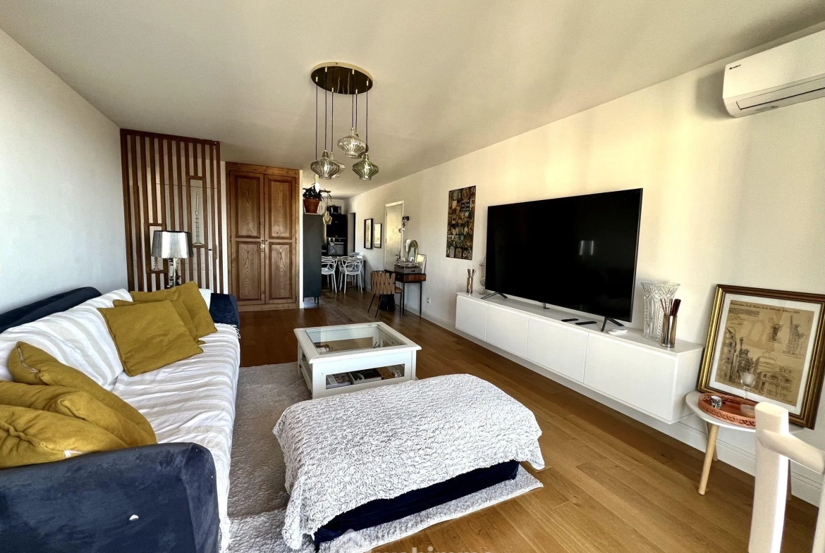 Appartement T3 rénové de 73 m² avec terrasse et Vue Mer à Bastia Toga 