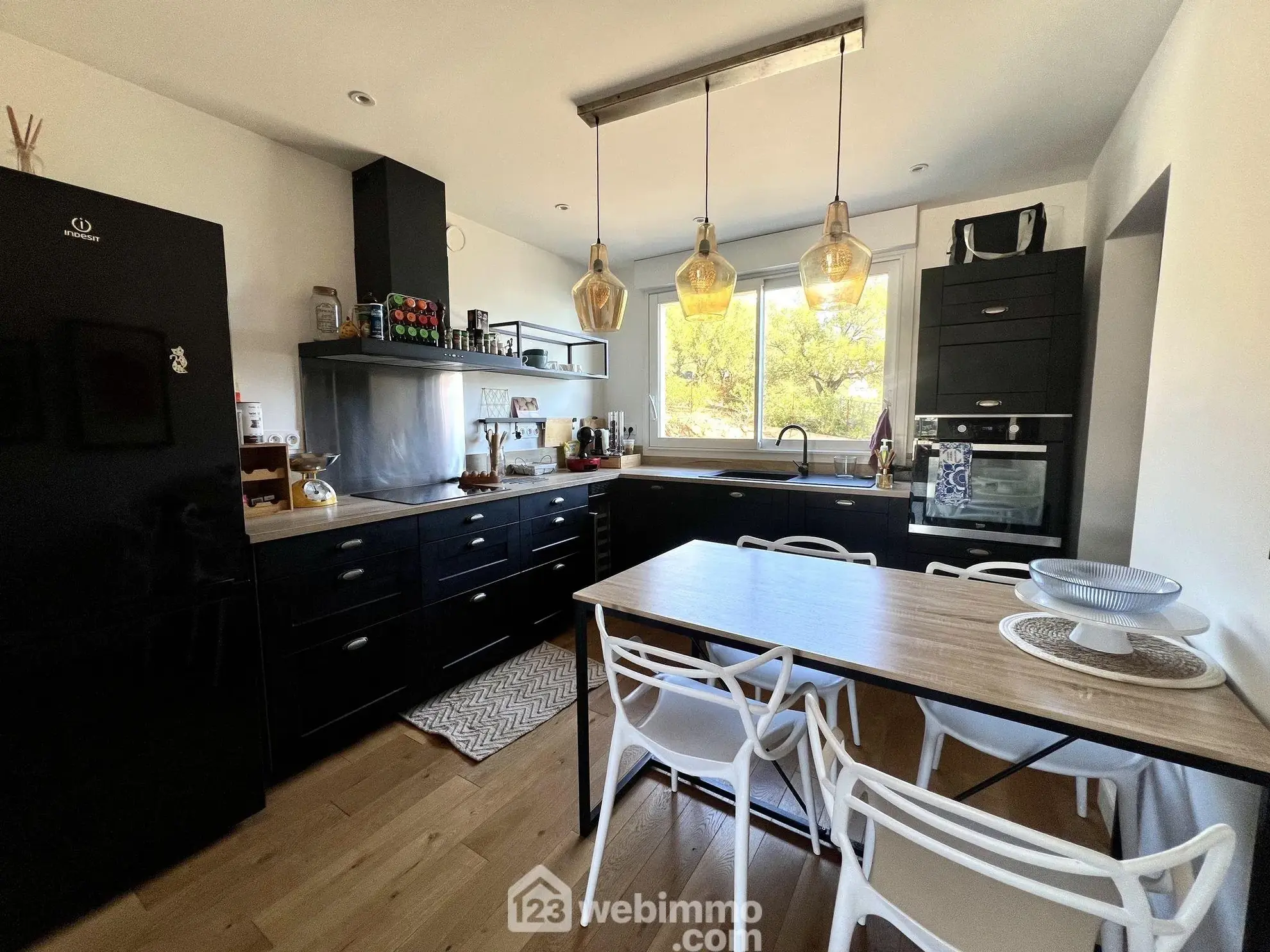 Appartement T3 rénové de 73 m² avec terrasse et Vue Mer à Bastia Toga 
