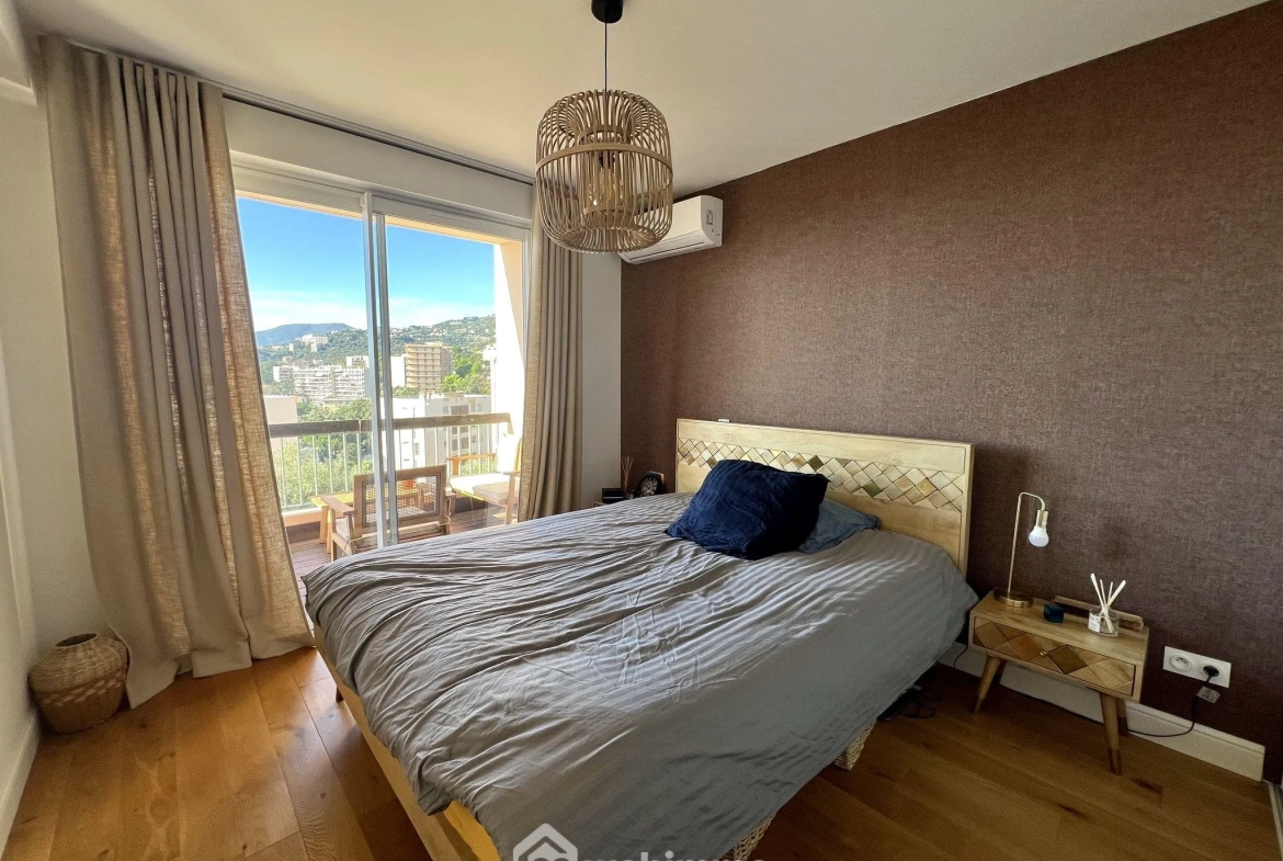 Appartement T3 rénové de 73 m² avec terrasse et Vue Mer à Bastia Toga 