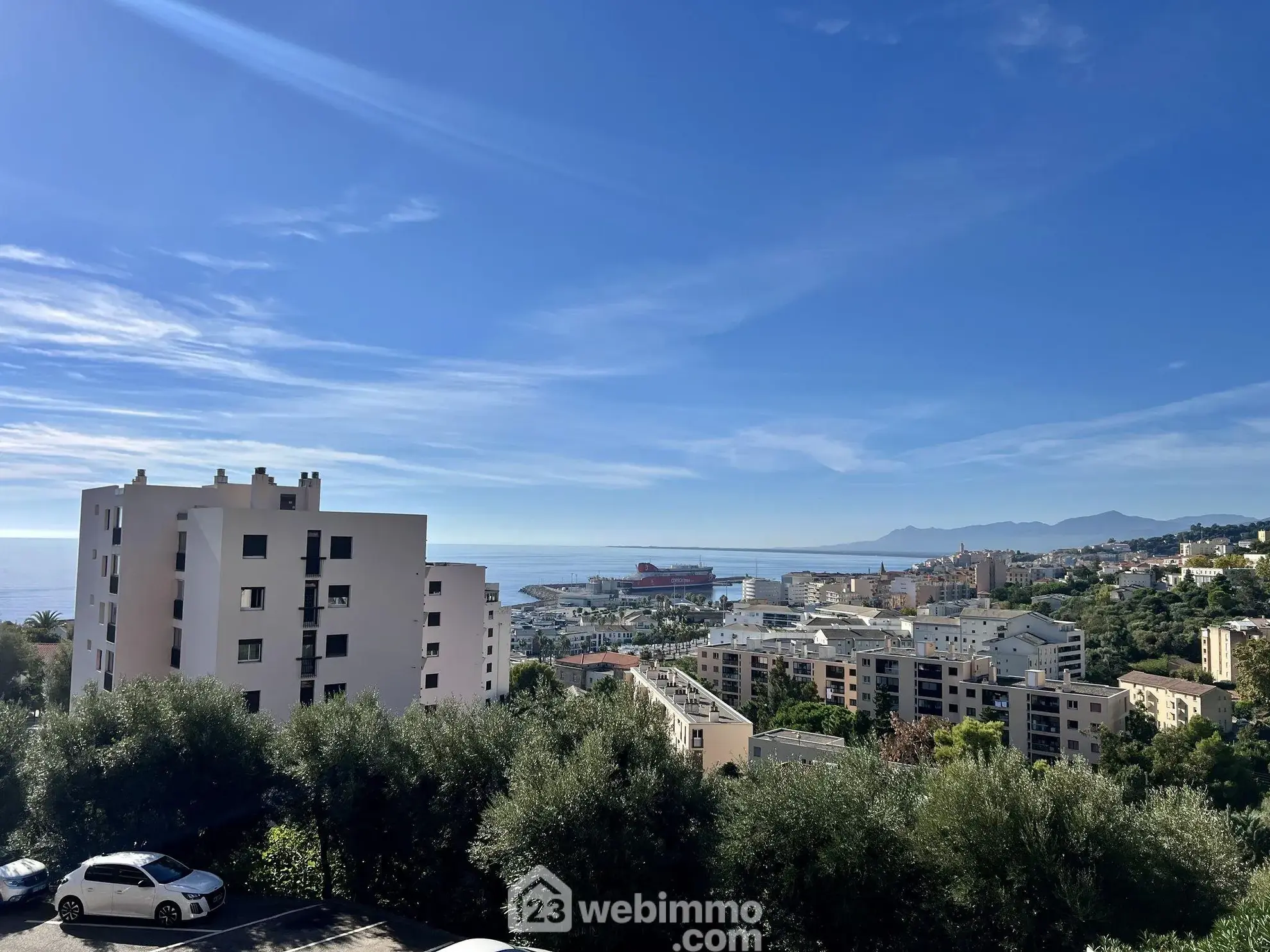 Appartement T3 rénové de 73 m² avec terrasse et Vue Mer à Bastia Toga 