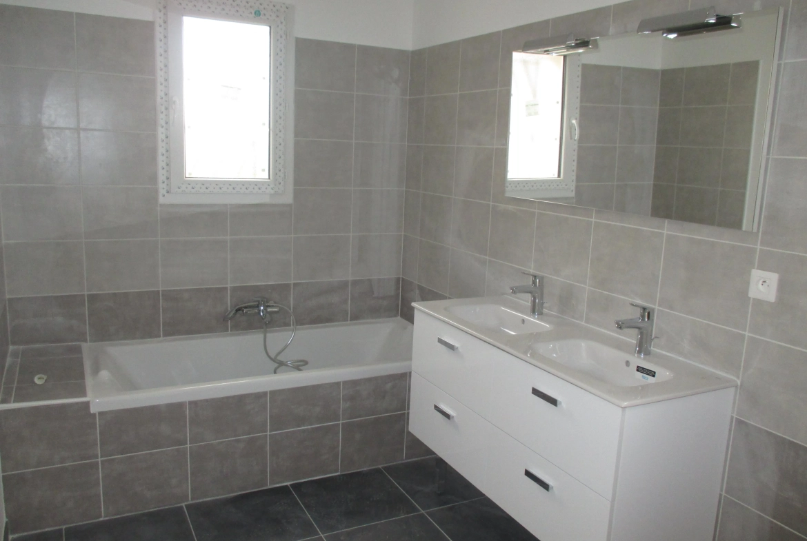 Villa neuve RE 2020 de 90 m² avec garage à Venerque 