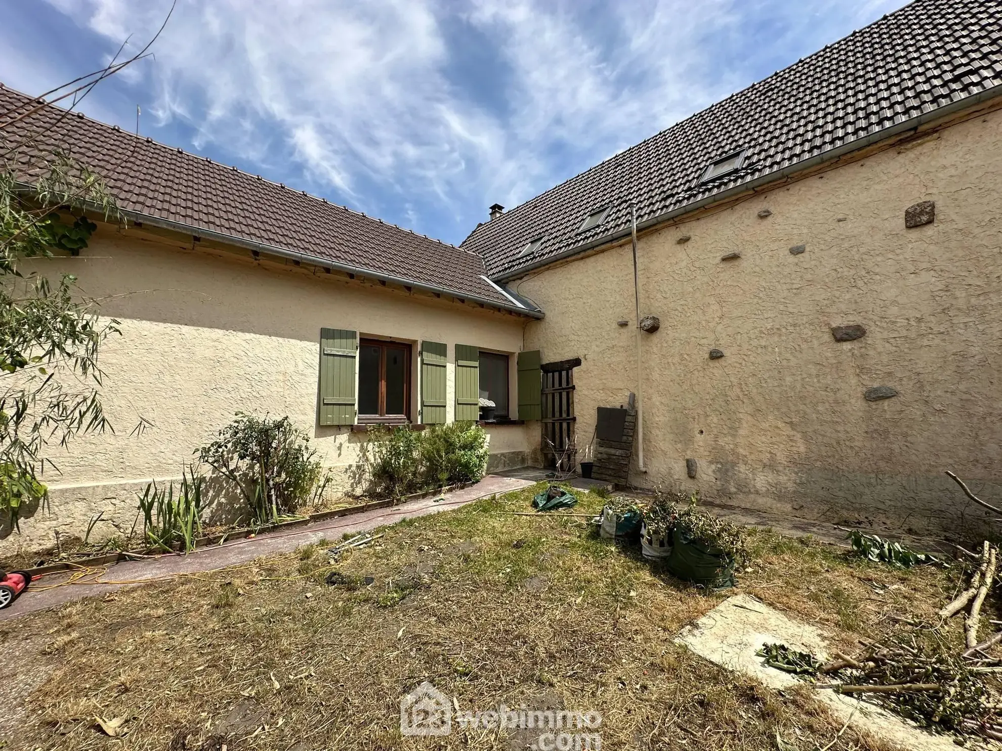 Maison à vendre de 140 m² à Veslud avec garage et jardin 
