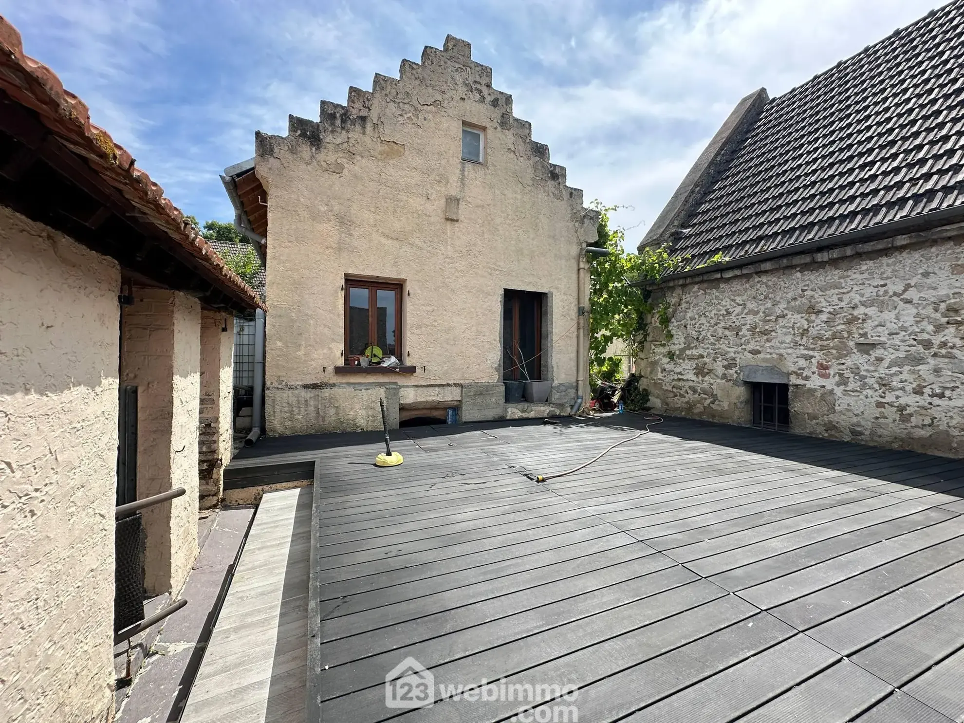 Maison à vendre de 140 m² à Veslud avec garage et jardin 