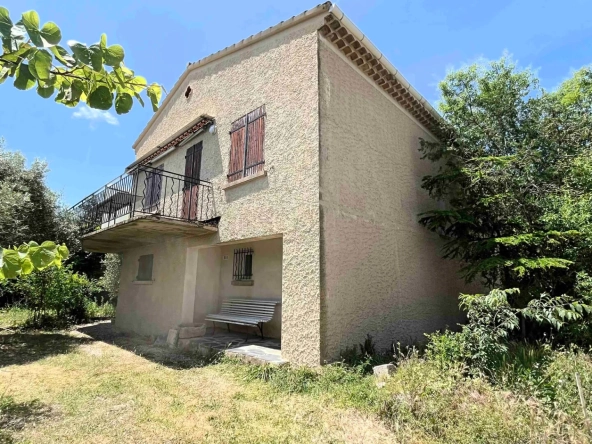 Maison à Apt de 155 m² avec jardin arboré et garage, quartier paisible