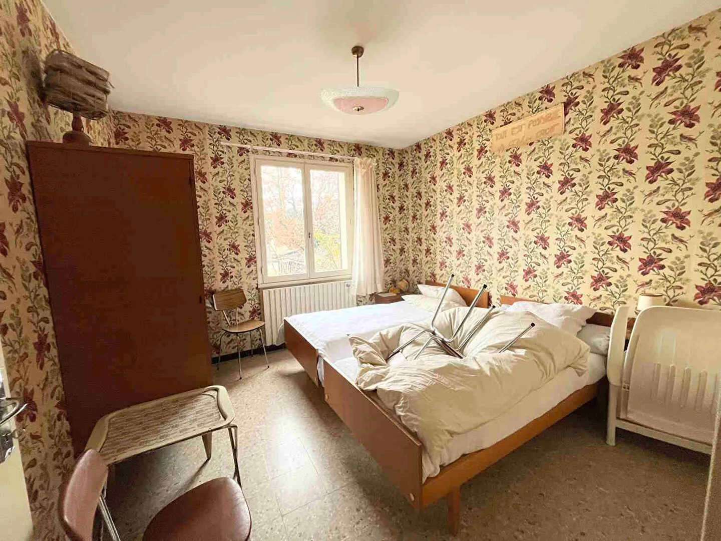 Maison à Apt de 155 m² avec jardin arboré et garage, quartier paisible 