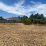 Terrain constructible de 638 m² à Lauris, Luberon, environnement calme
