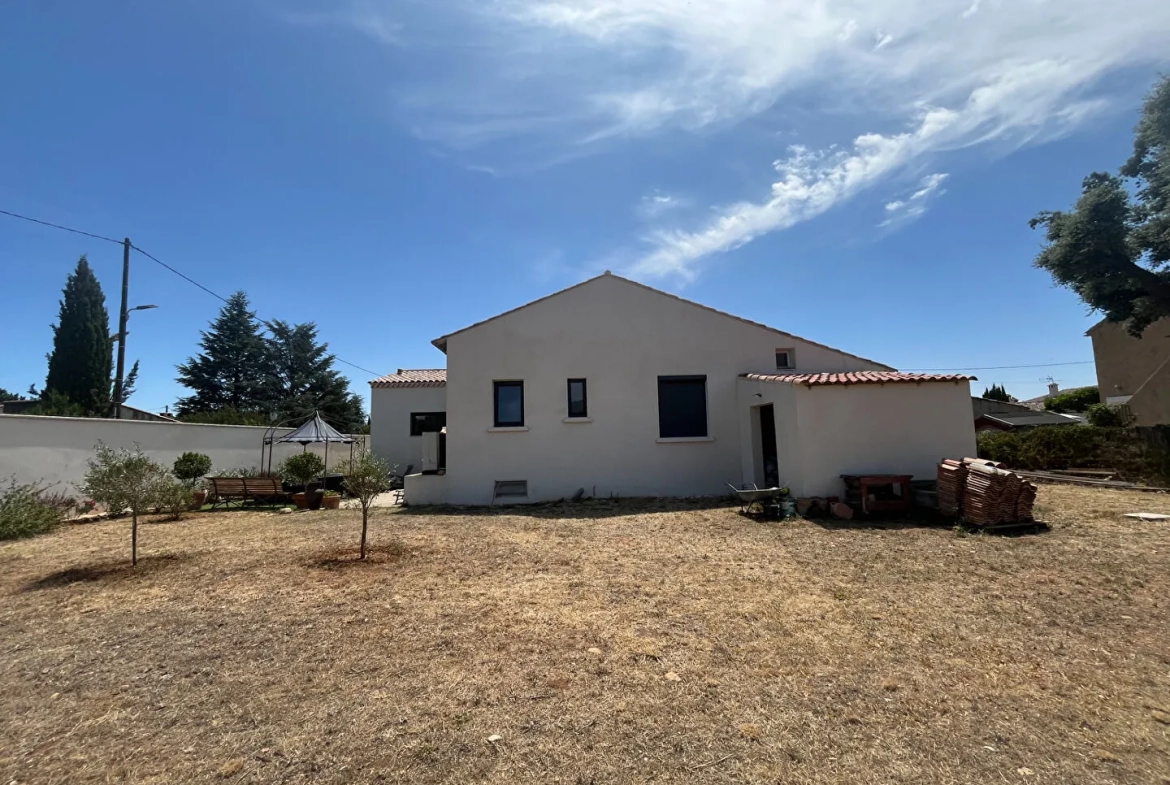 Terrain constructible de 638 m² à Lauris, Luberon, environnement calme 