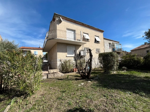 Villa à Apt de 137m² avec terrasse, jardin et garage