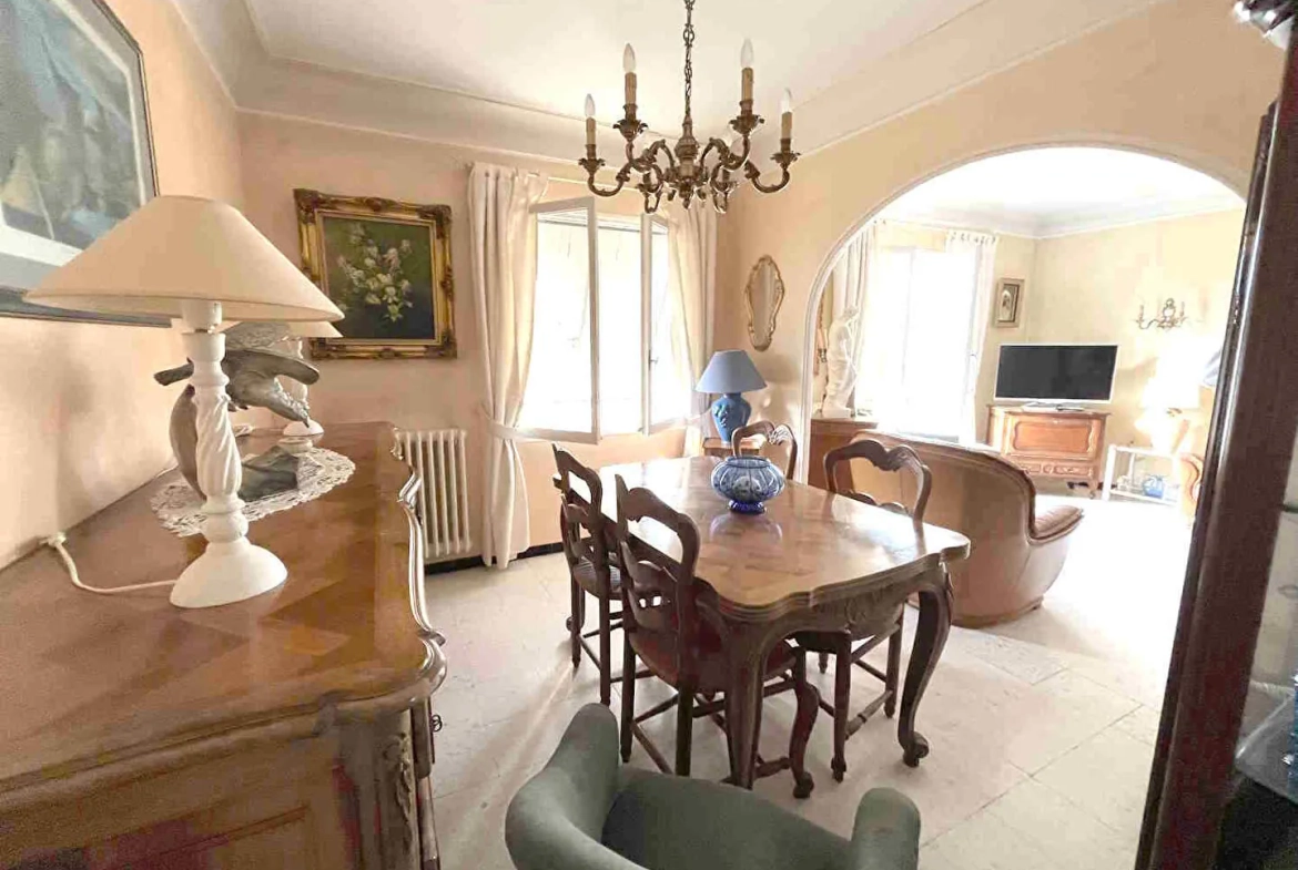 Villa à Apt de 137m² avec terrasse, jardin et garage 