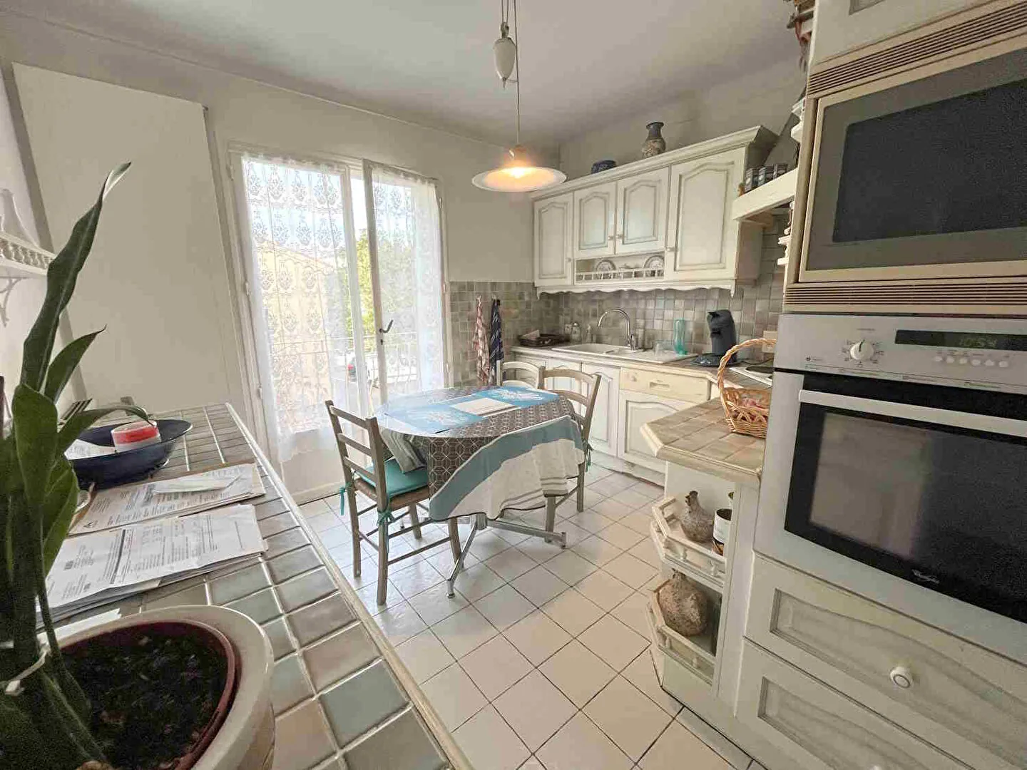 Villa à Apt de 137m² avec terrasse, jardin et garage 