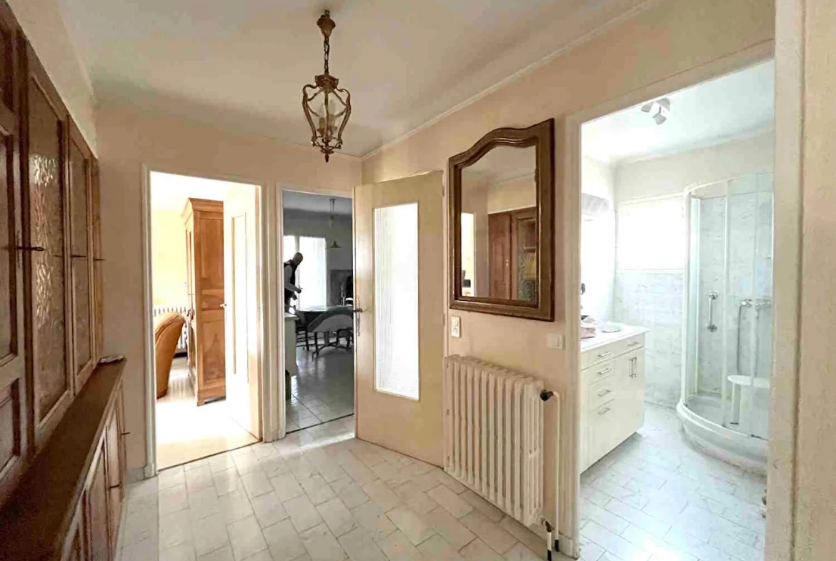 Villa à Apt de 137m² avec terrasse, jardin et garage 