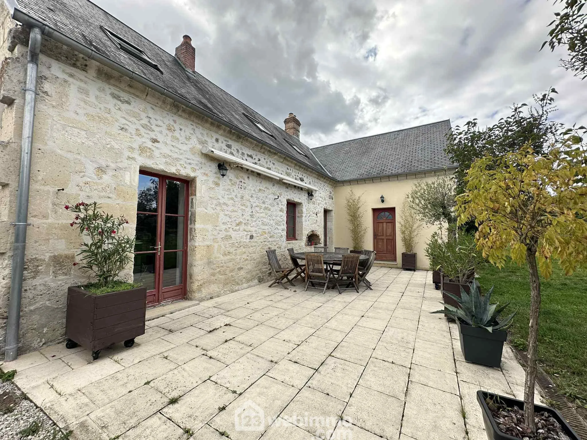 Longère en pierre de 253 m² à Mons-en-Laonnois - Authenticité et Grand Volume 